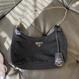Authentic Prada Re-edition 2005 Re-nylon bag